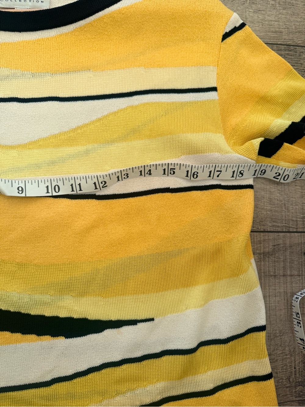 St. John Knit Sweater Top Black and Yellow Size Small - Picture 6 of 6